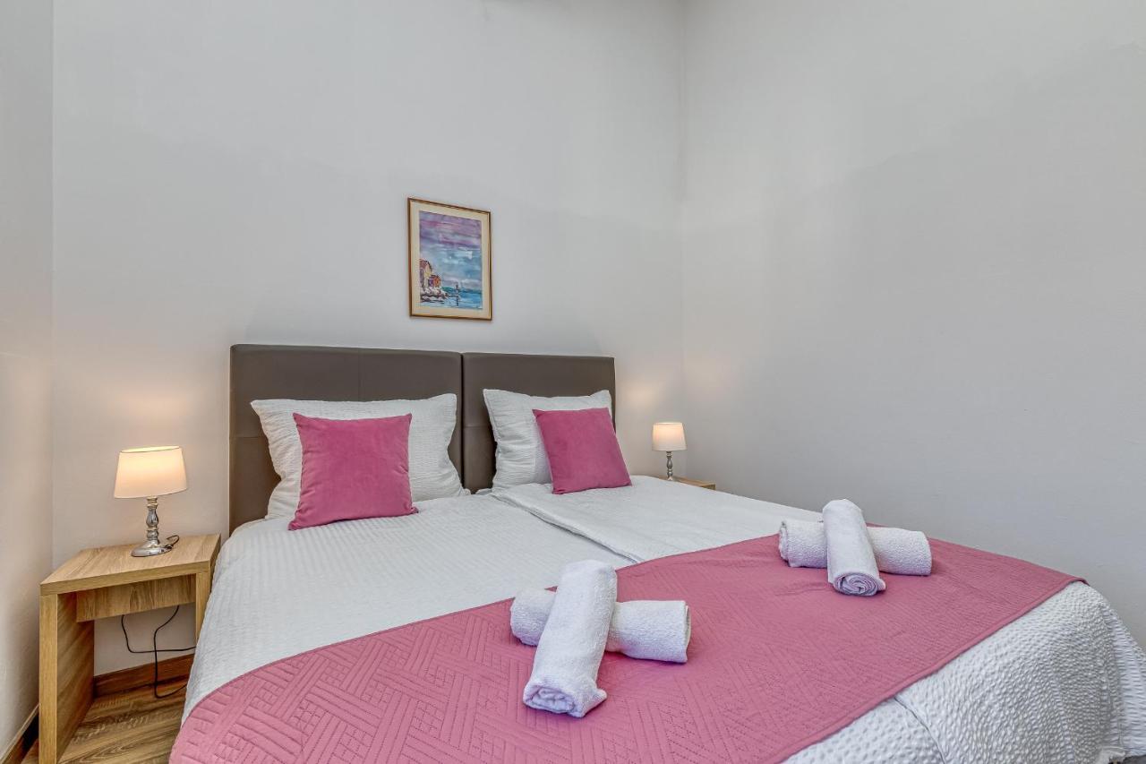 Island Resort Mihaela - Happy Rentals โตรกีร์ ภายนอก รูปภาพ