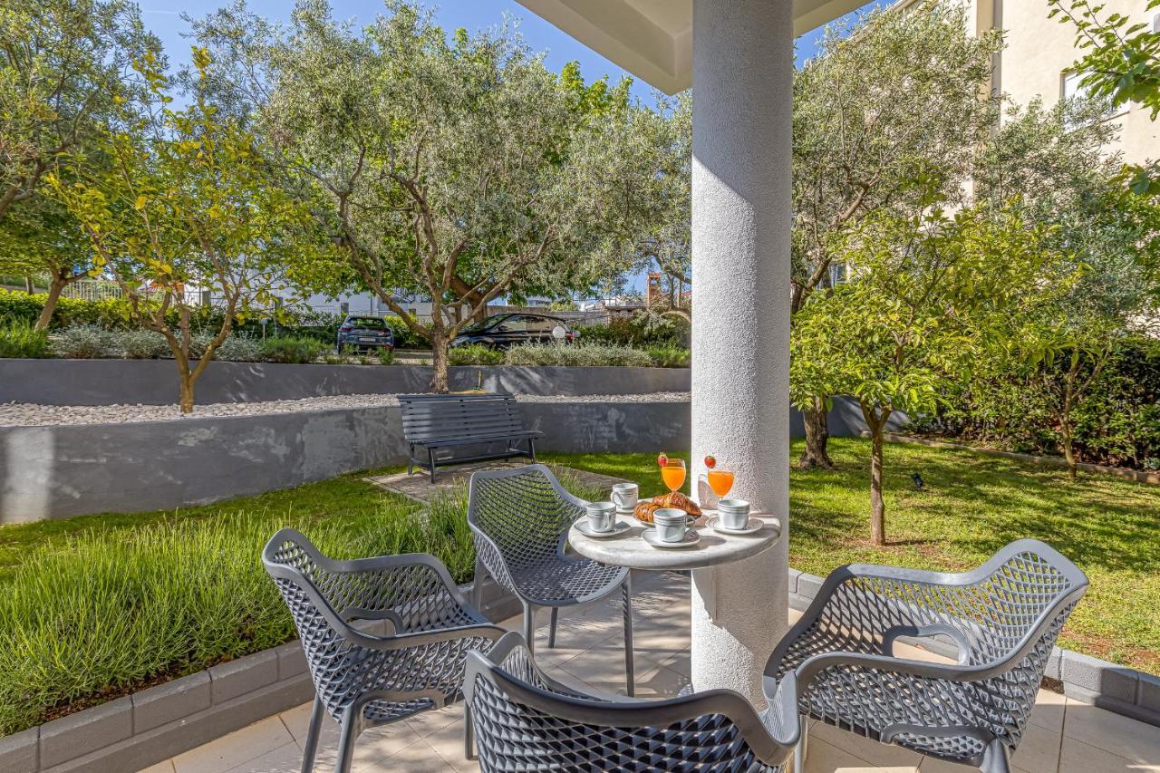 Island Resort Mihaela - Happy Rentals โตรกีร์ ภายนอก รูปภาพ