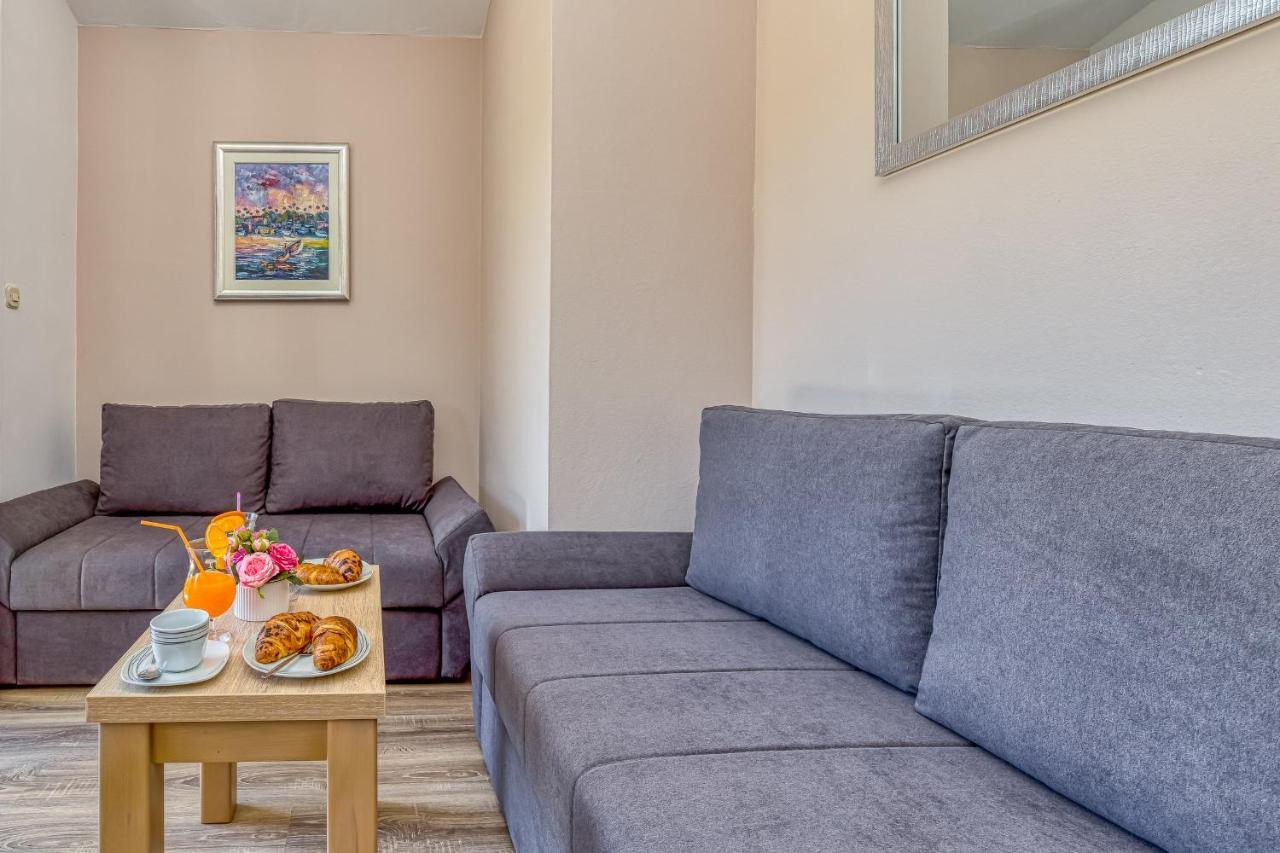Island Resort Mihaela - Happy Rentals โตรกีร์ ภายนอก รูปภาพ