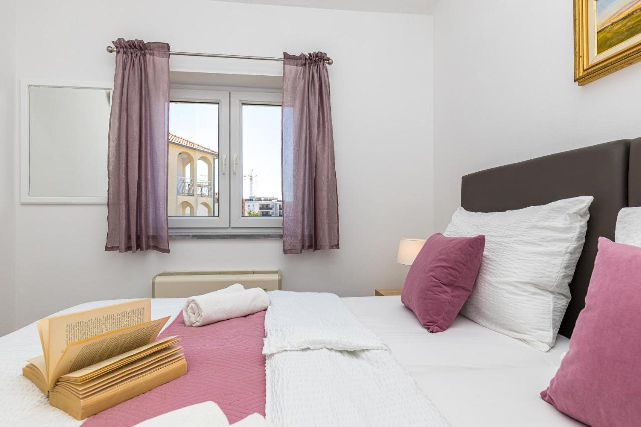 Island Resort Mihaela - Happy Rentals โตรกีร์ ภายนอก รูปภาพ